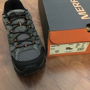 New Merrell Men's Moab 2 WP Shoes (size 10.5)